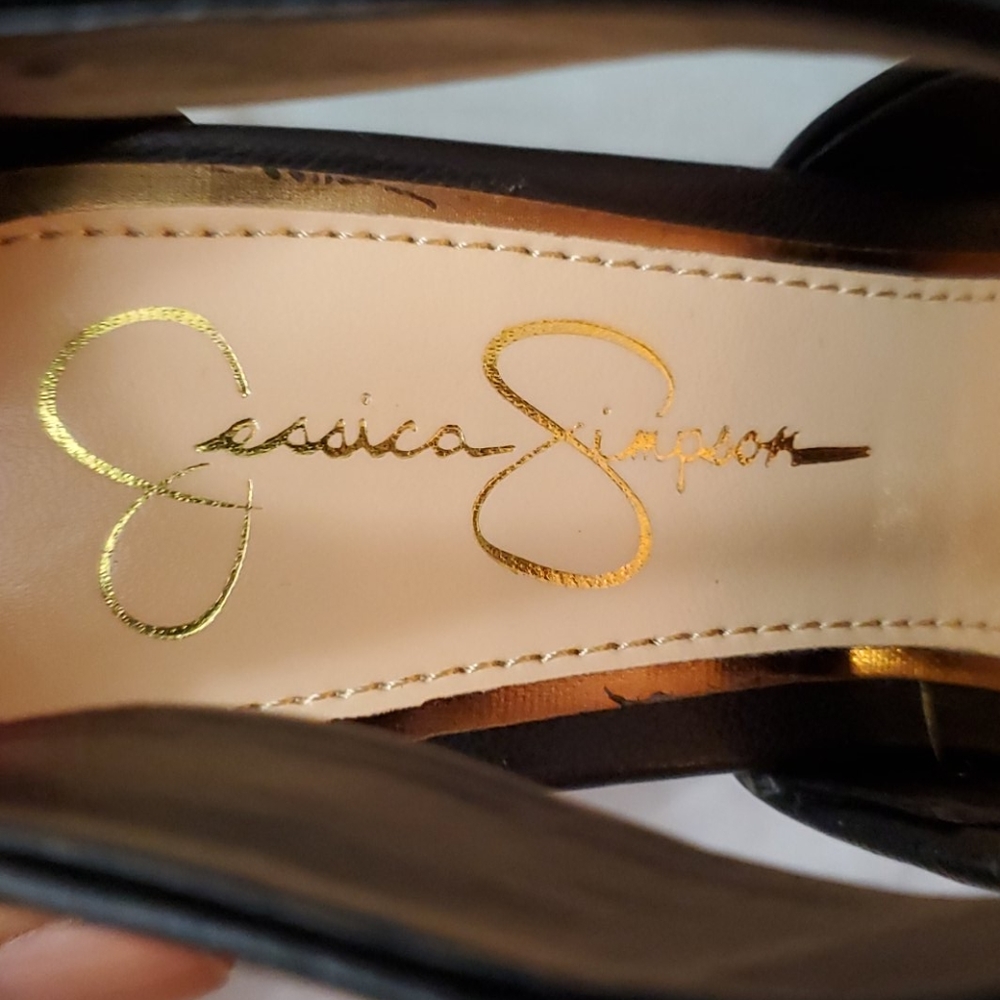 Shoes - Picture 5 of 7